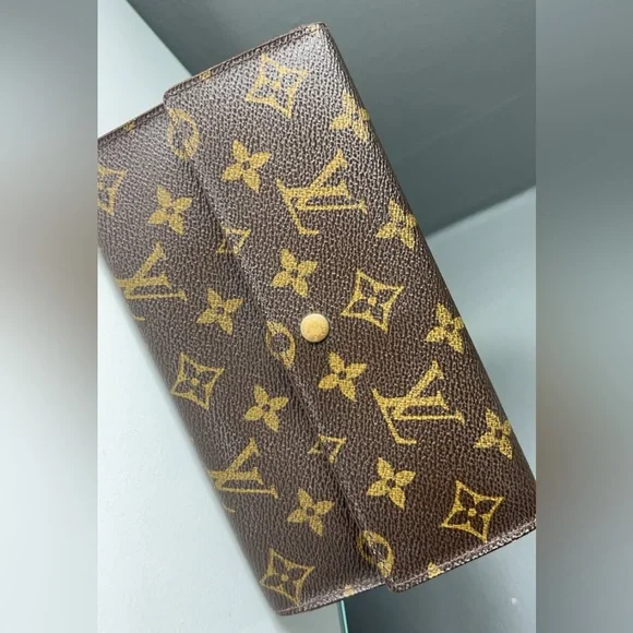 Louis Vuitton Monogram International Wallet TH0827 - Picture 7 of 9